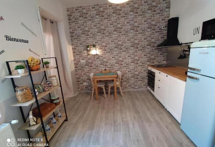 ベッドアンドブレックファースト Couette Et Tartine