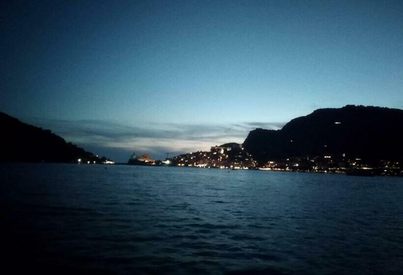 تختخواب و صبحانه Country House La Scortica