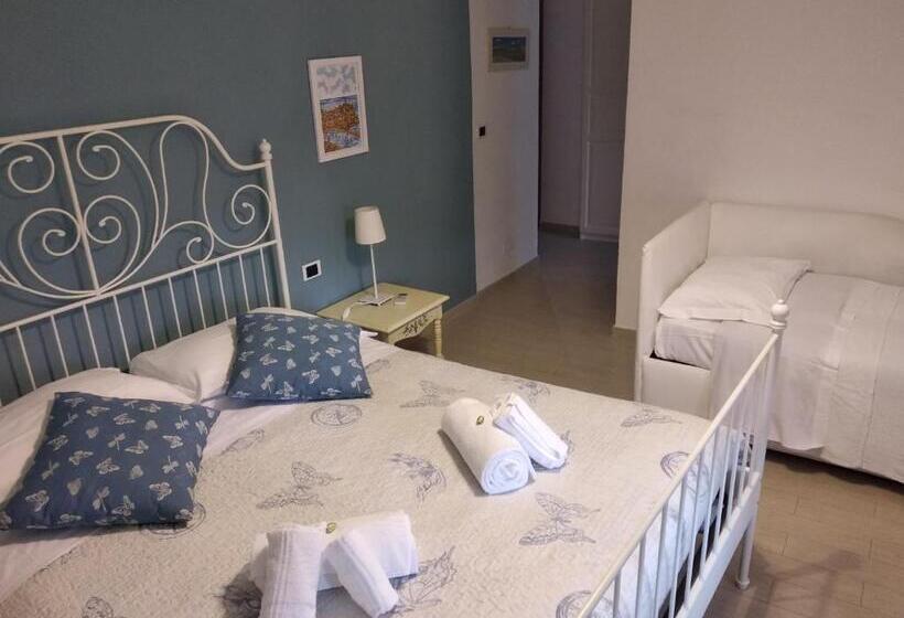 تختخواب و صبحانه Country House La Scortica