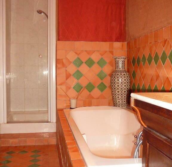 مبيت وإفطار La Marronniere