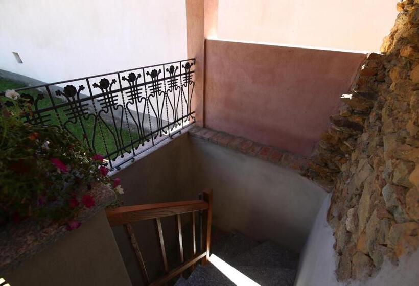 住宿加早餐  La Pepanella