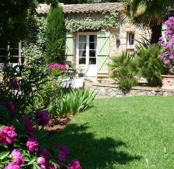 민박 Le Mas Du Péré