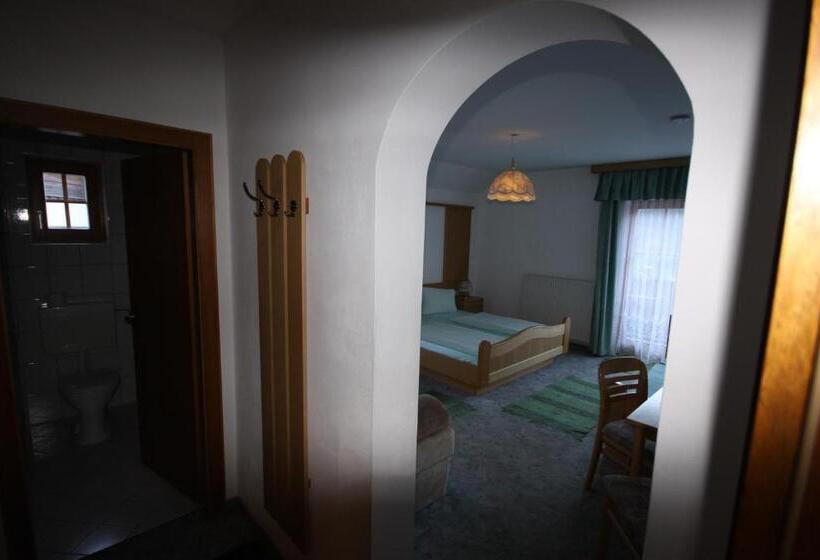 مبيت وإفطار Pension Maier