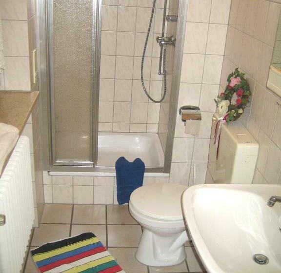 호텔 Gasthofmetzgerei Rotes Ross