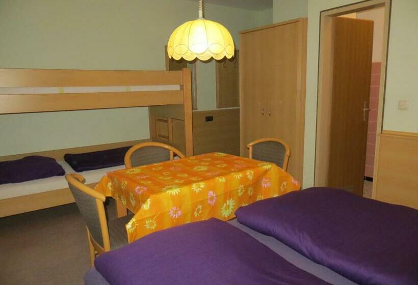 호텔 Gasthofmetzgerei Rotes Ross