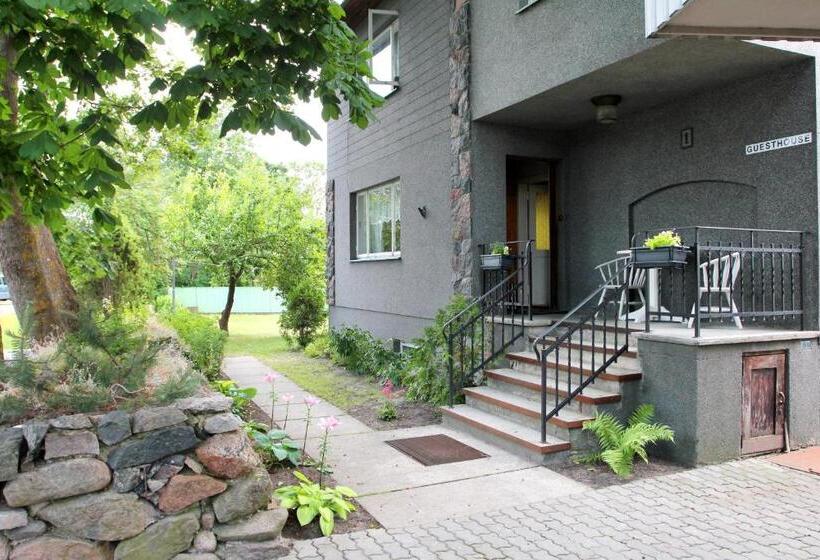 Kraavi Guest Hostel