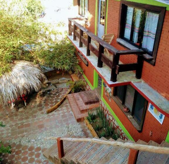 بنسيون Casa Gundi Y Tomas