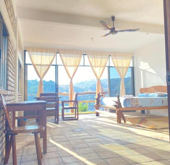 بنسيون Casa Gundi Y Tomas