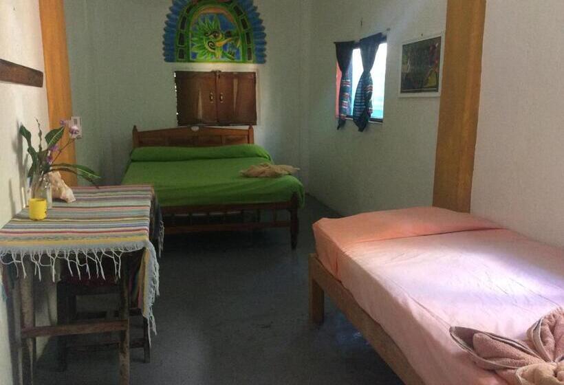 بنسيون Casa Gundi Y Tomas