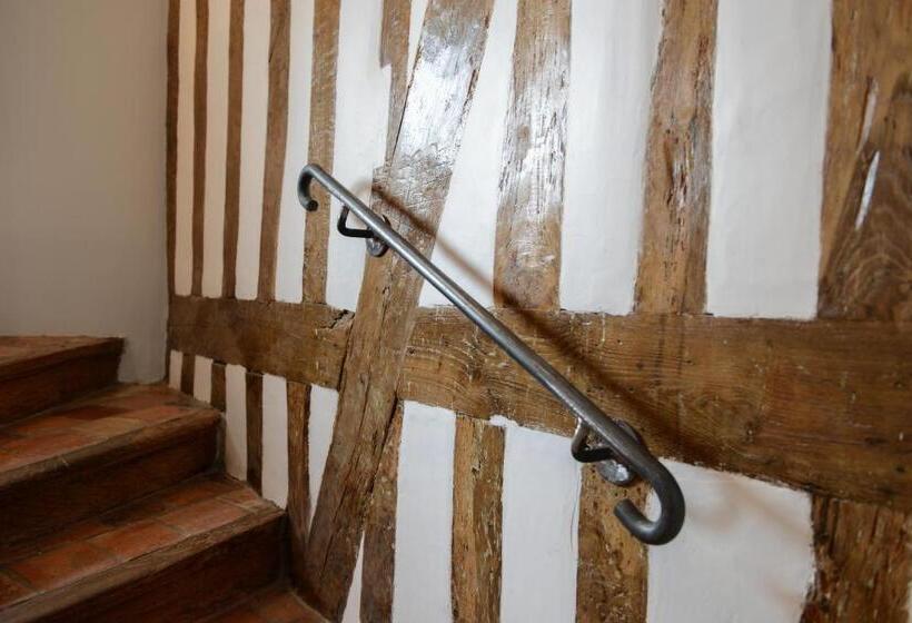 پانسیون Chambres Houdaille