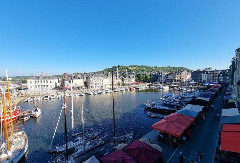 پانسیون Chambres Houdaille