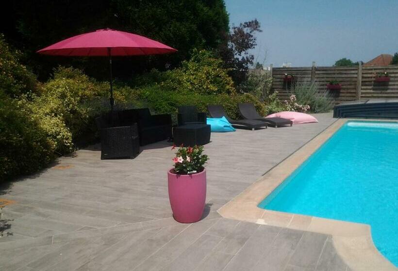 Пансион Château Du Clos Mortier