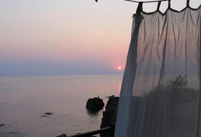 Пансион Deep Blue Guest House