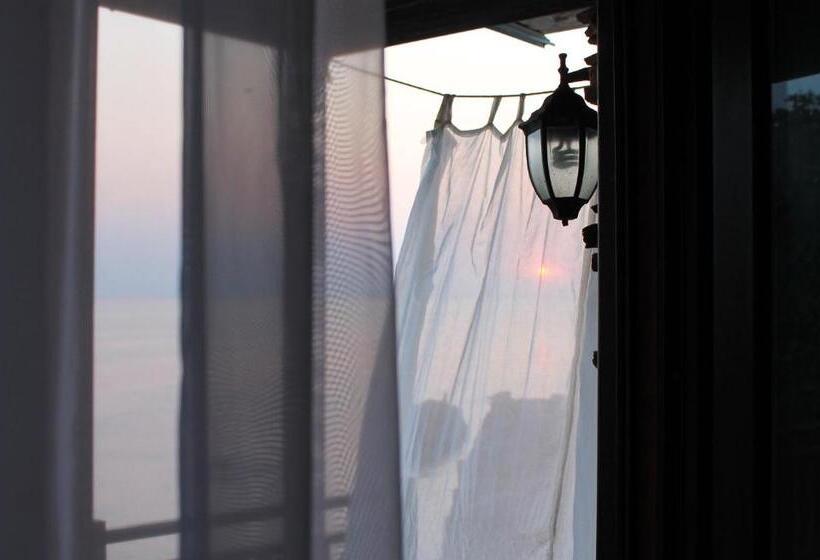 Пансион Deep Blue Guest House