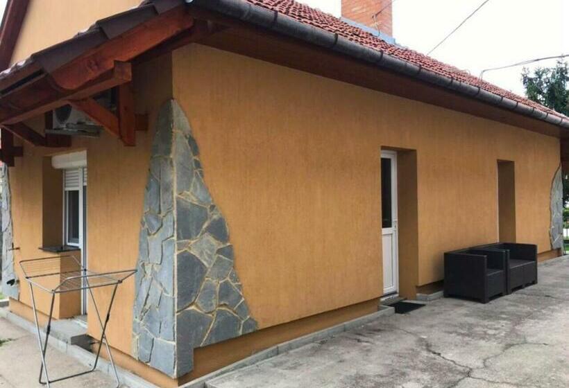 Пансион Jázmin Apartmanok