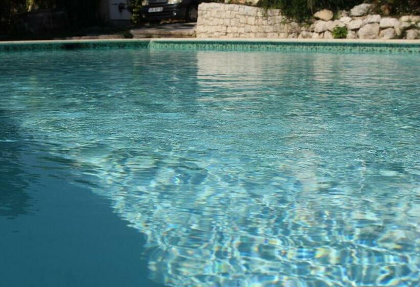 פנסיון La Sousta