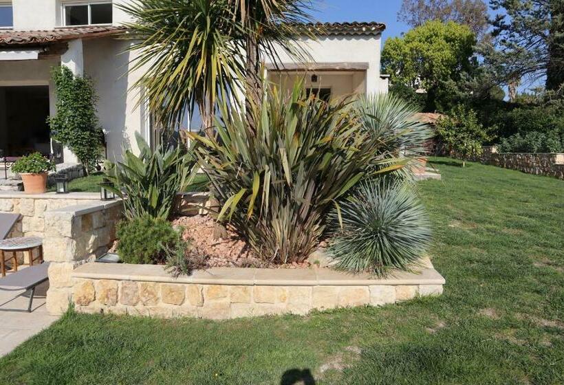 פנסיון La Sousta