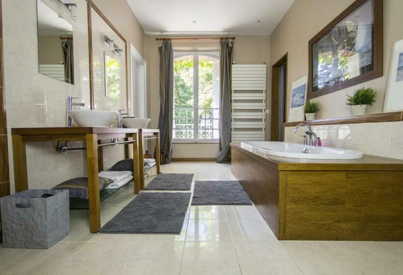 Пансион Le Manoir D Elise