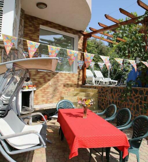 펜션 Popov Guest House