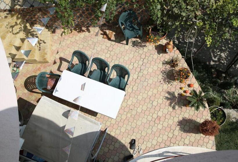 펜션 Popov Guest House