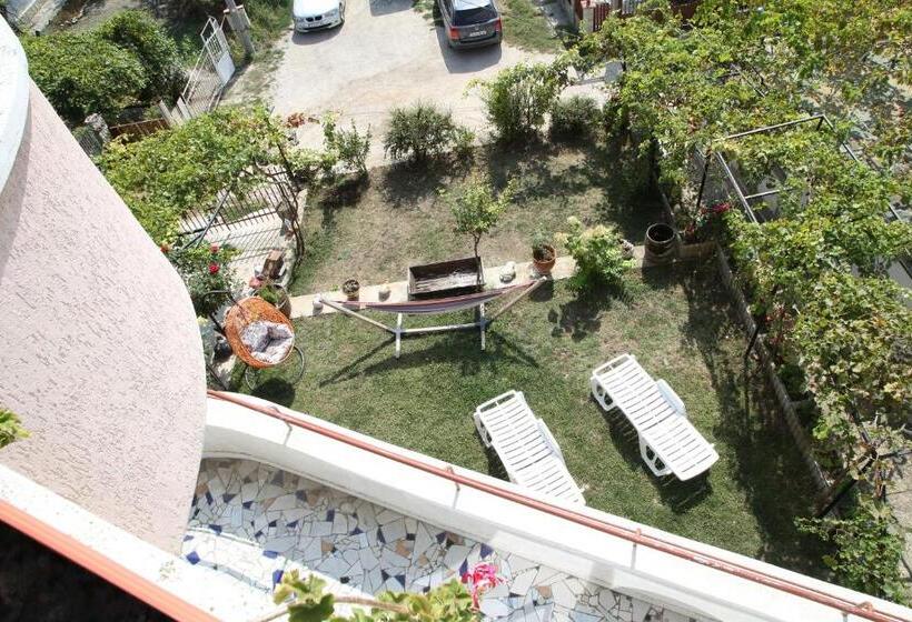 پانسیون Popov Guest House