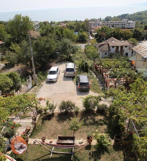پانسیون Popov Guest House