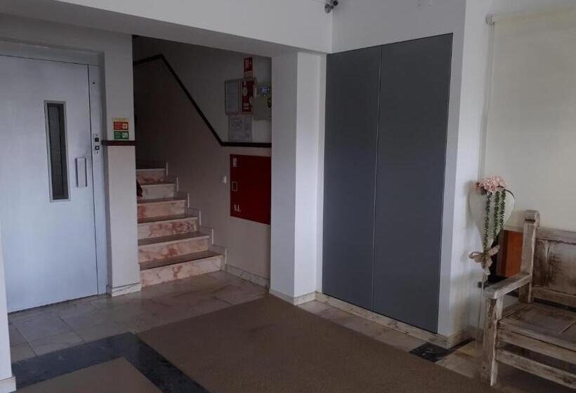 膳宿费 Residencial Coroa D Ouro