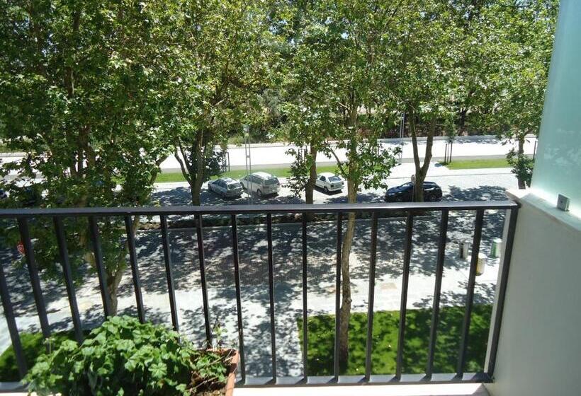 膳宿费 Residencial Coroa D Ouro