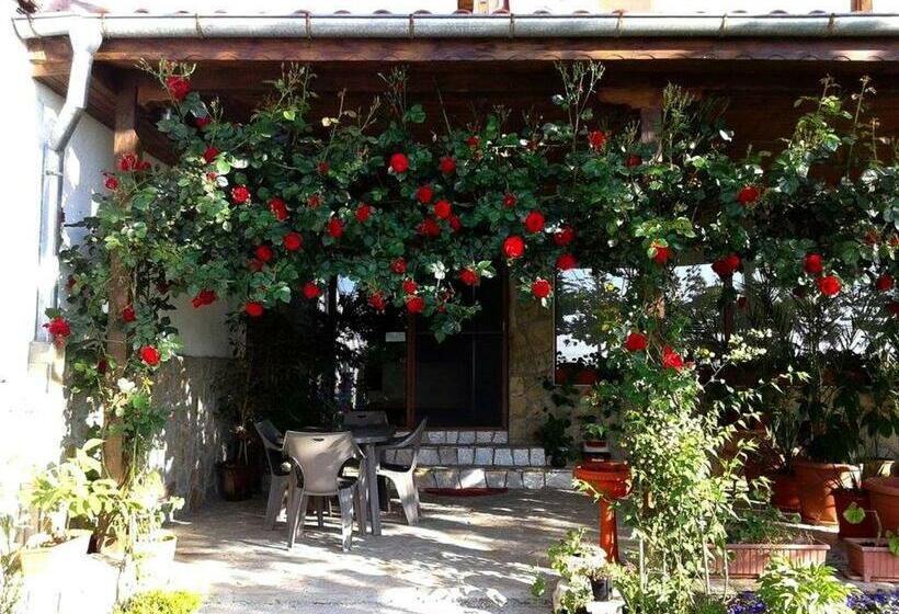 펜션 Todorovi Guest House