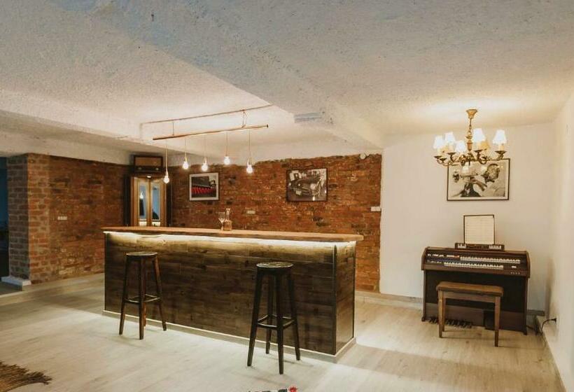 ペンション Turnul Maresalului