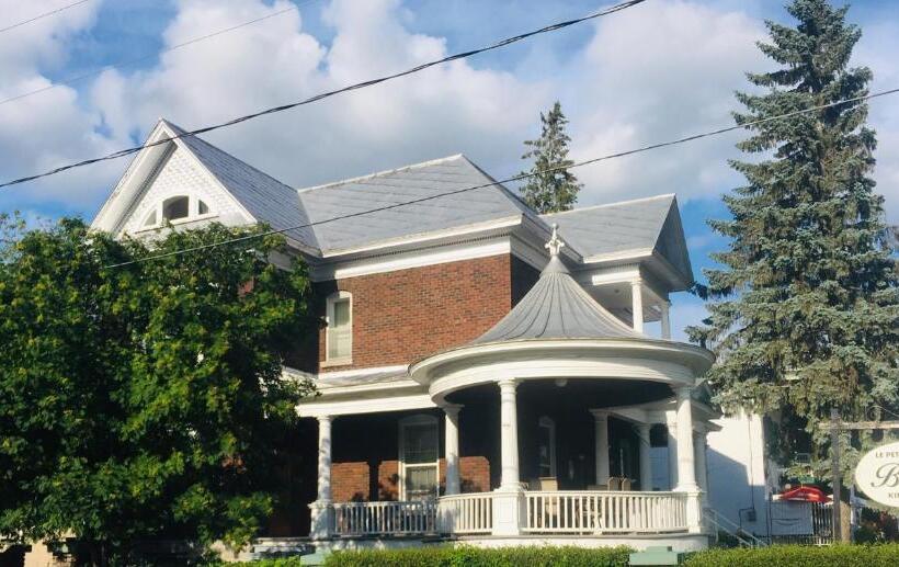 旅馆 Le Petit Château Montebello B&b