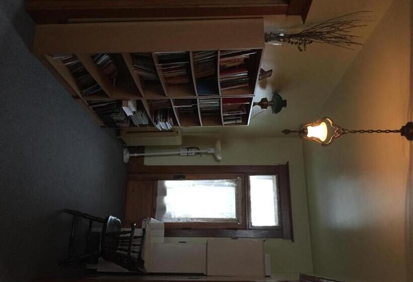 호스텔 Le Petit Château Montebello B&b