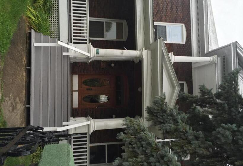 旅馆 Le Petit Château Montebello B&b