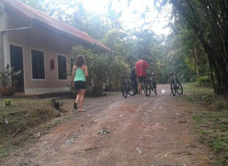 旅馆 Suan Bang Bon Guest House