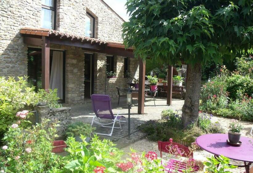 민박 L  Esterlanges Suite Famille 2 Chambres 4 Personnes Proche Puydufou