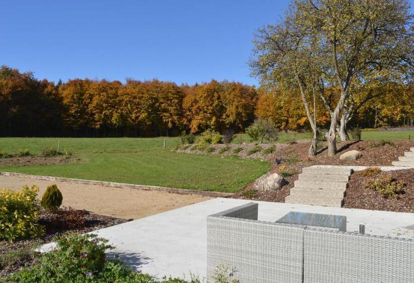 مبيت وإفطار Chambres Et Table D Hôtes La Trottelée