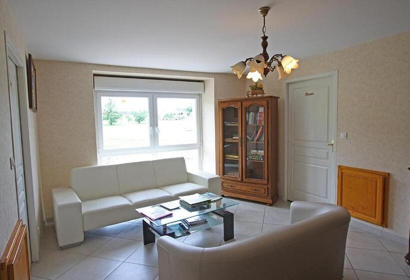 مبيت وإفطار Chambres Et Table D Hôtes La Trottelée