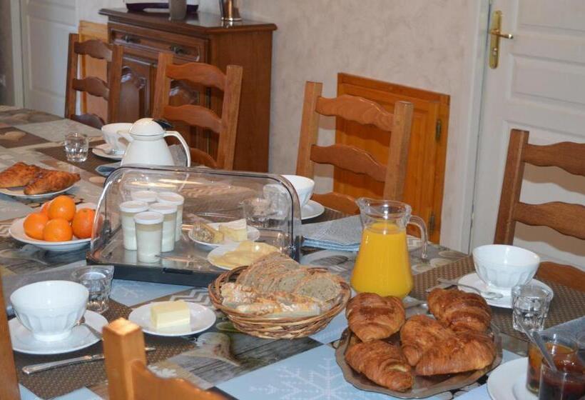 مبيت وإفطار Chambres Et Table D Hôtes La Trottelée