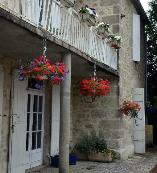 ベッドアンドブレックファースト Chez Madeleine