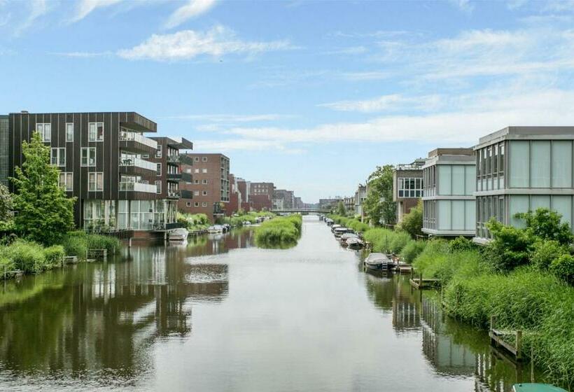 تختخواب و صبحانه The Green Tunnel