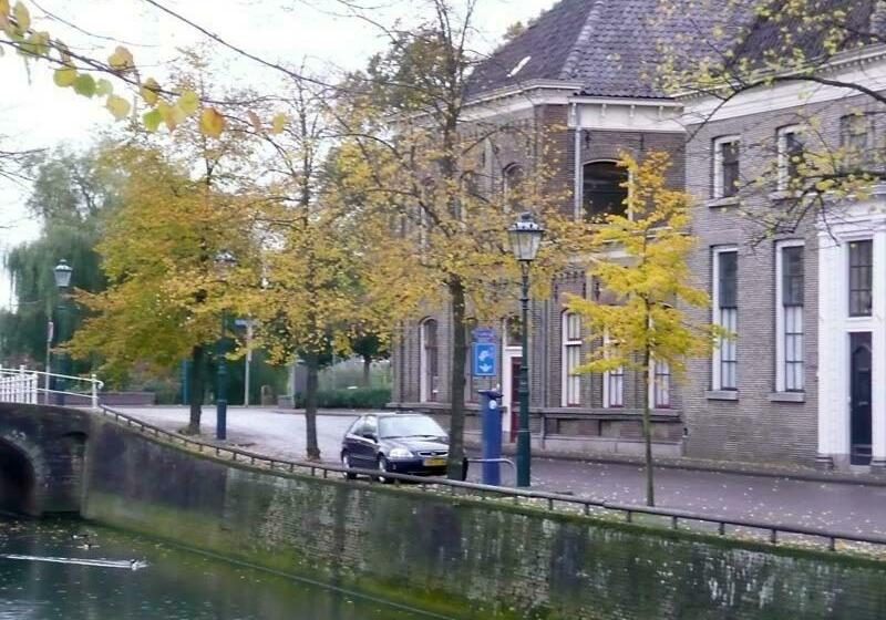 Bed and Breakfast De Zilveren Karper