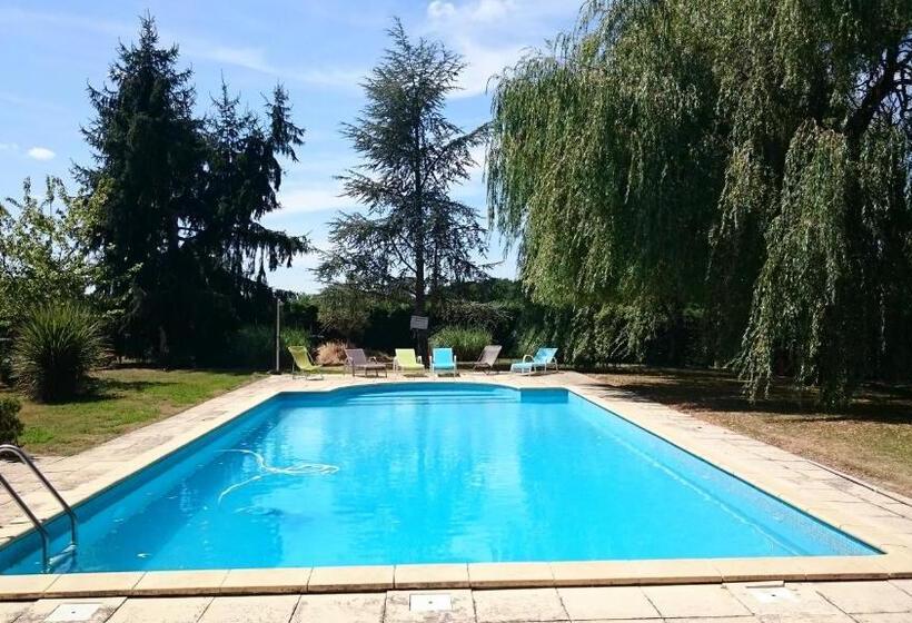 مبيت وإفطار Domaine De Paguy