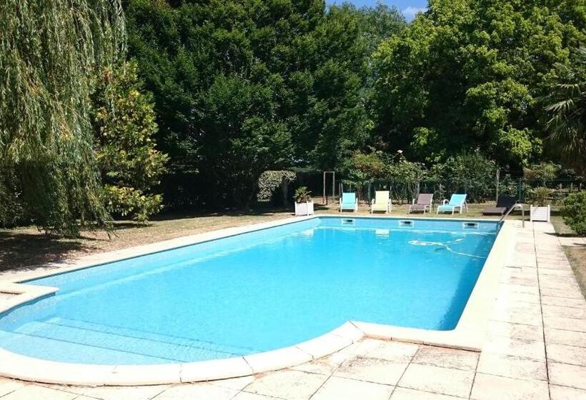 مبيت وإفطار Domaine De Paguy