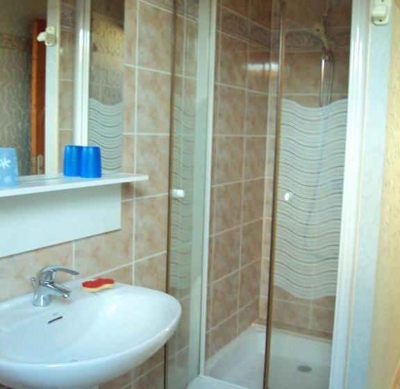 住宿加早餐  Gîtes Du Ménez Hom