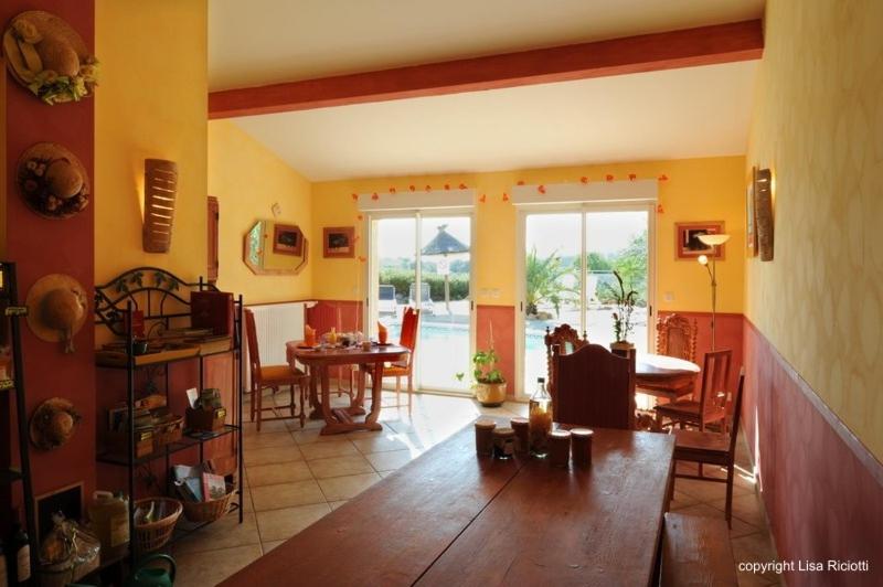 مبيت وإفطار Les Hôtes De La Combe Mouis