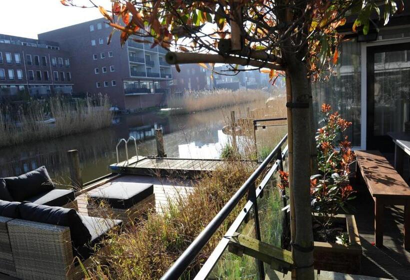 تختخواب و صبحانه The Green Tunnel