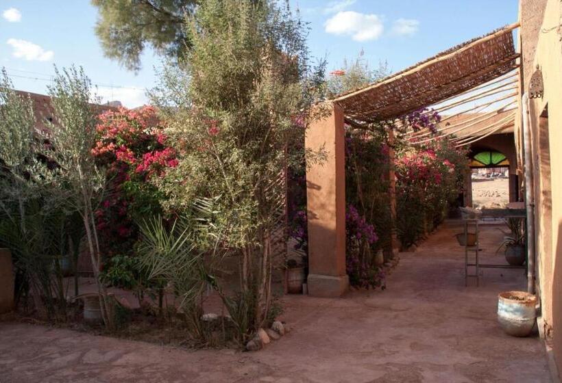 Отель Auberge L Oasis