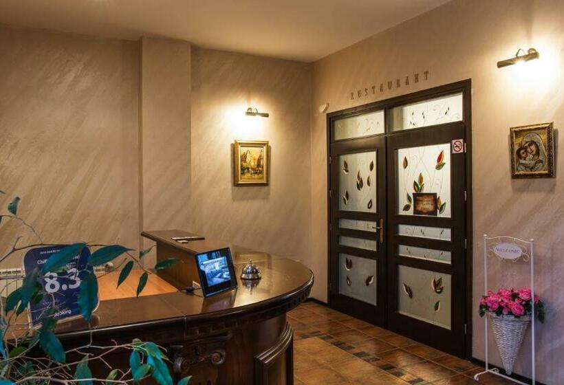 ホテル Chiflika Family