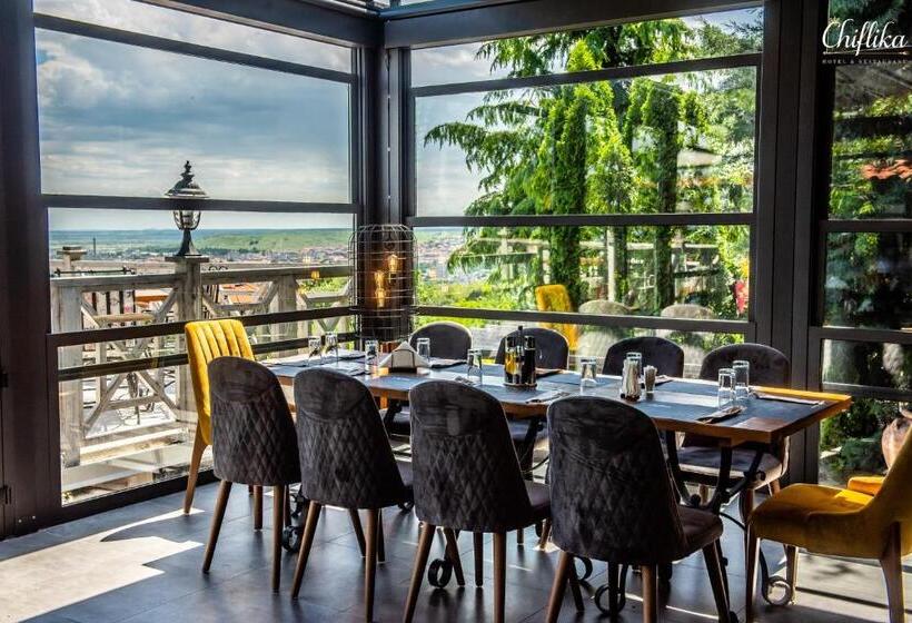 호텔 Chiflika Family