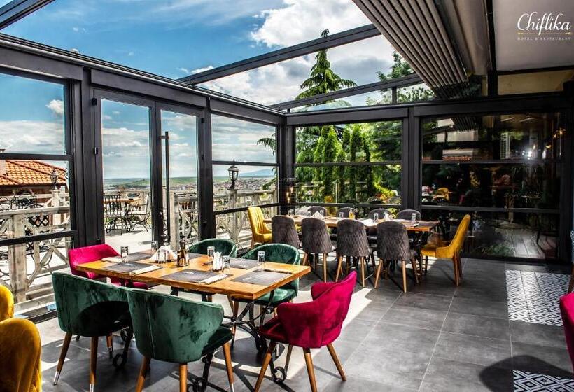 호텔 Chiflika Family